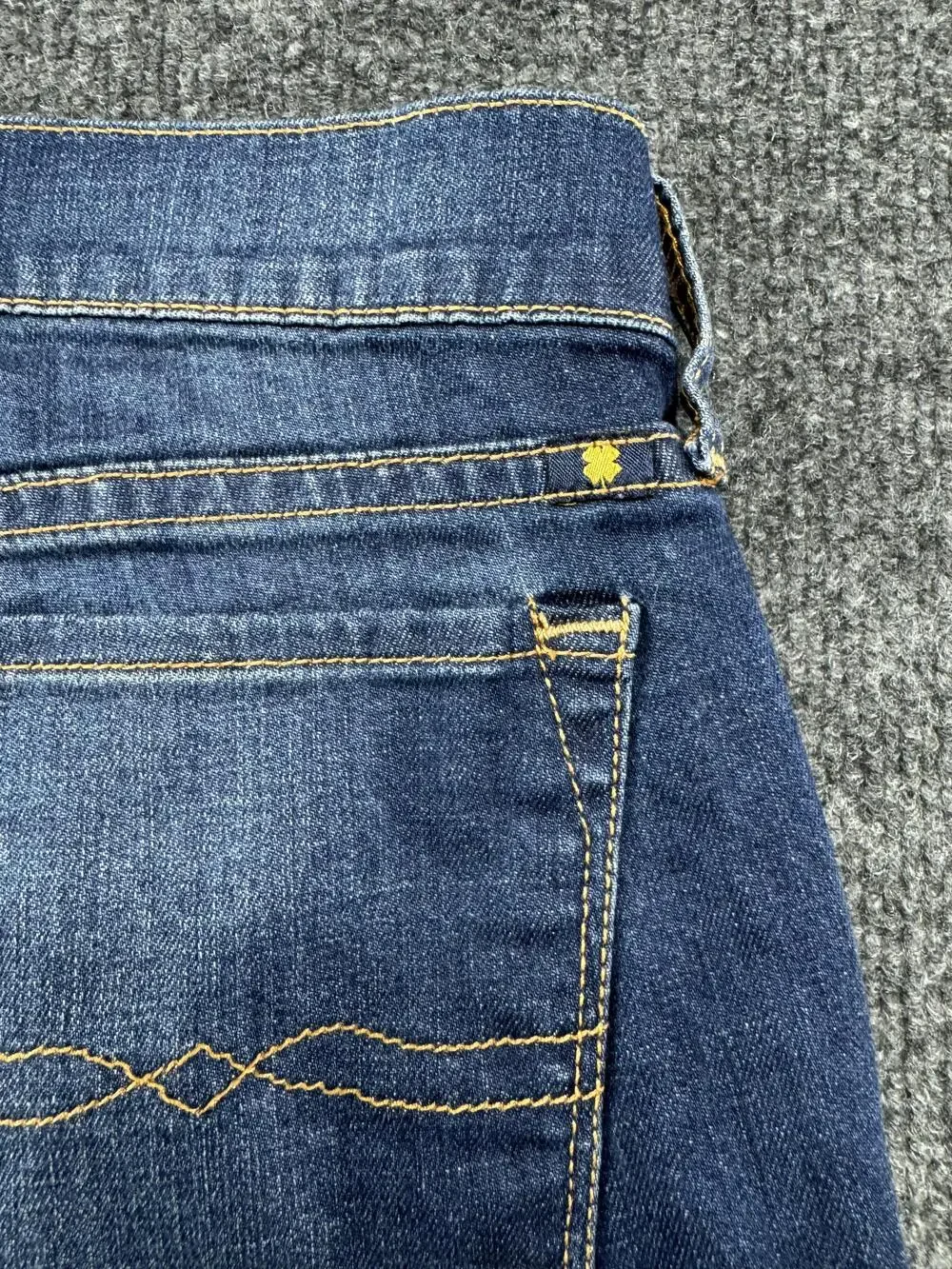 Lucky Brand Brigitte Bermuda Shorts Womens 4 Medium Wash Blue Denim Stretch